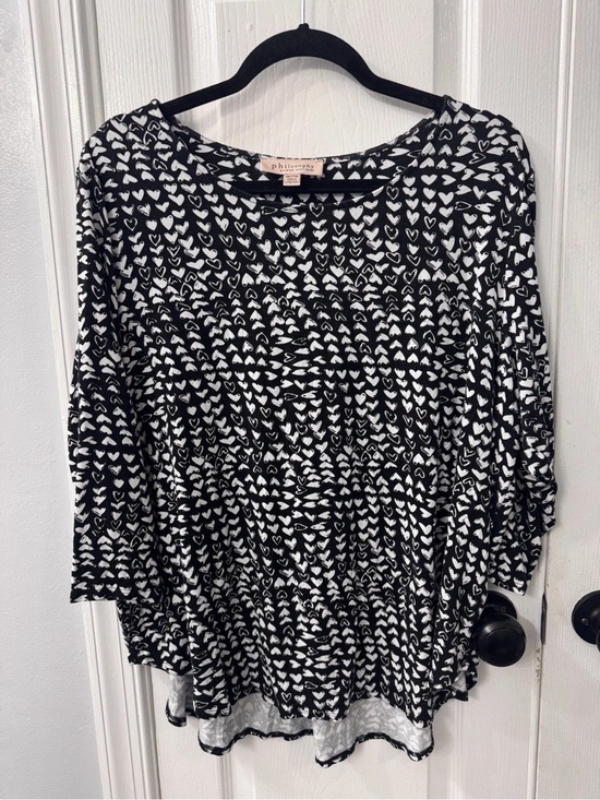 Philosophy Tops - Philosophy Black and White Heart-Pattern Tunic Top